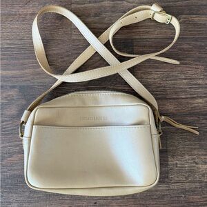 Portland Leather Tan Crossbody Bag with Luxurious Leather Finish - Pre-owned